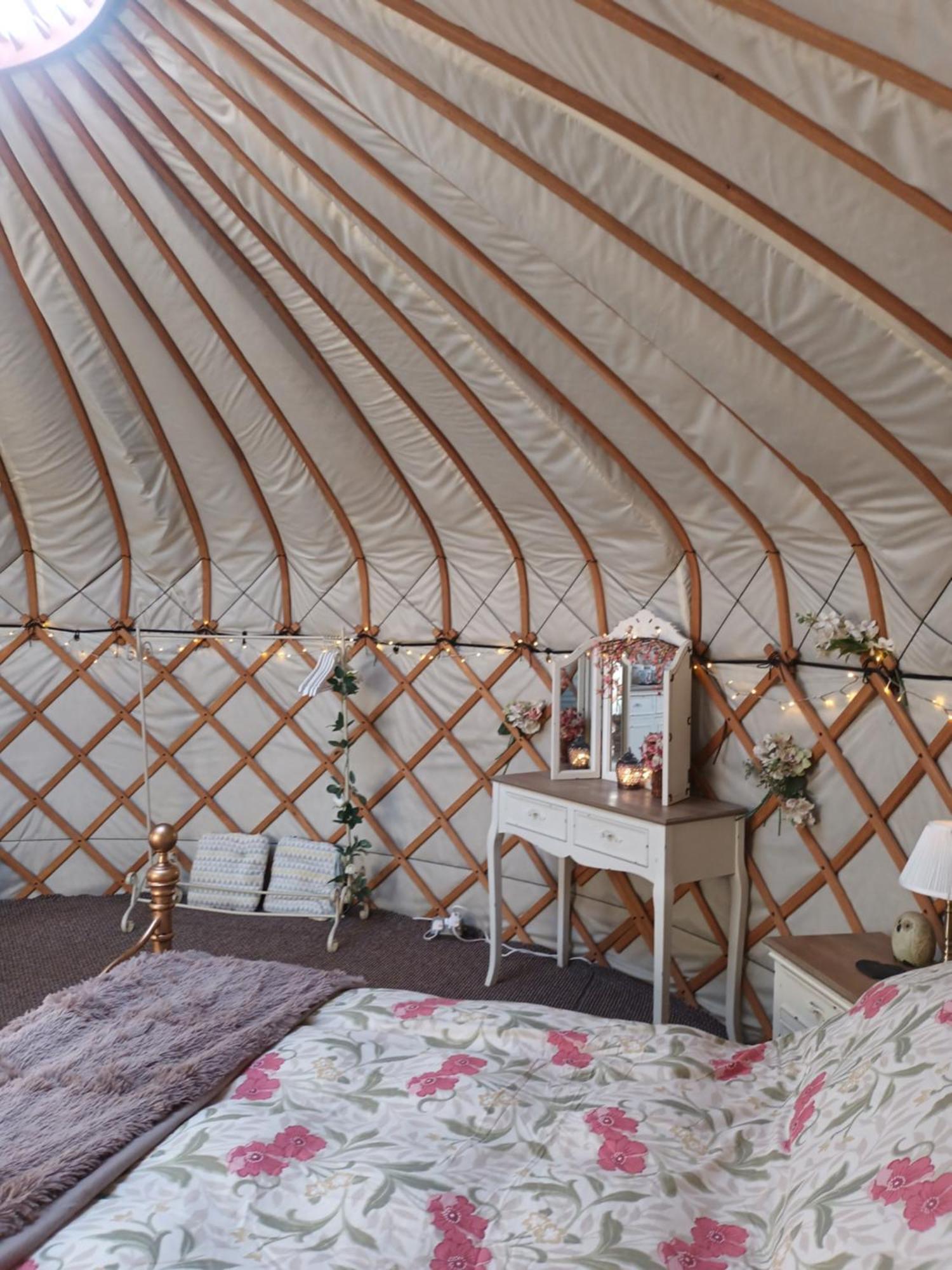 Gingerbread Cottage Yurts Dereham Eksteriør billede
