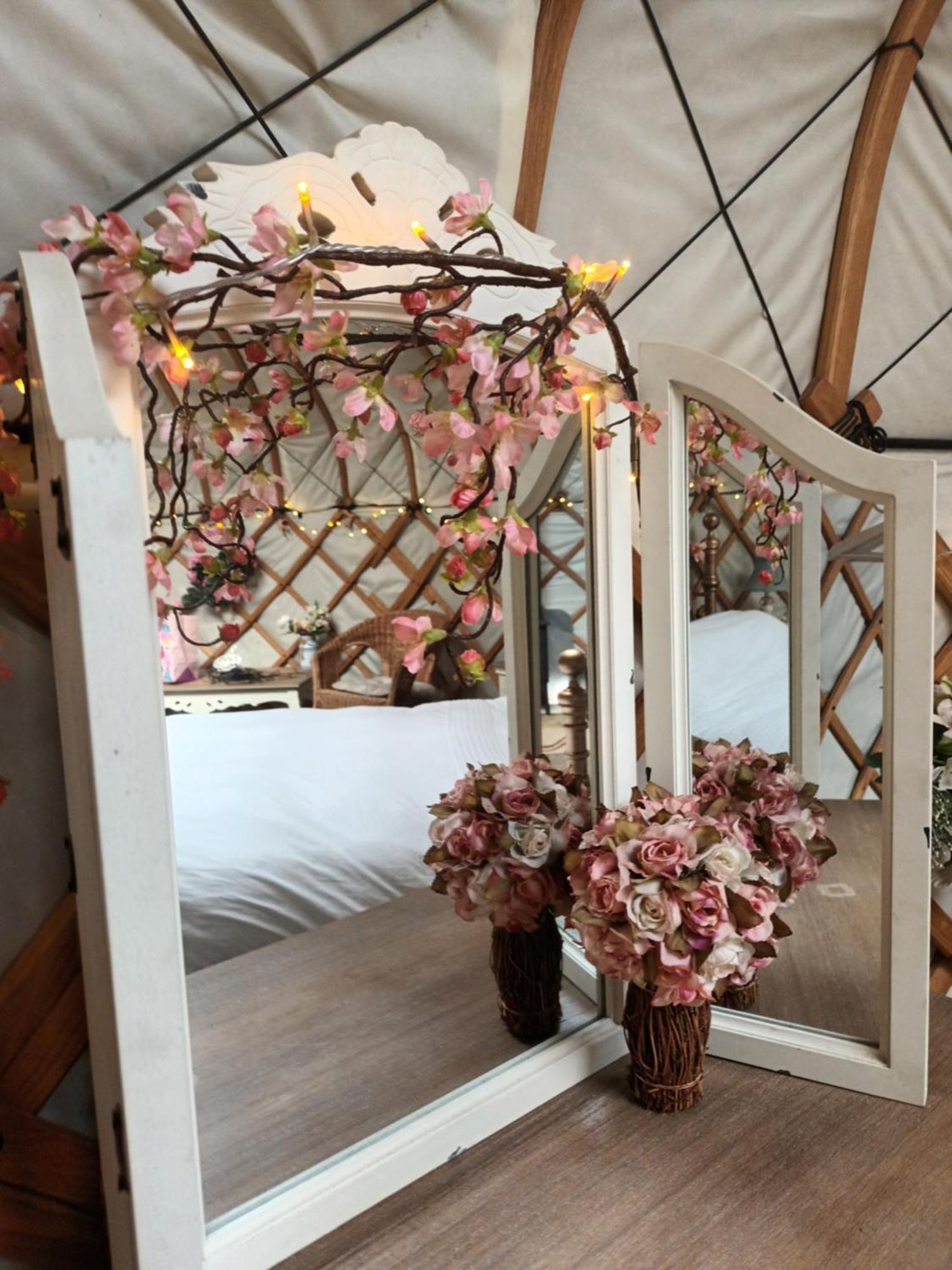Gingerbread Cottage Yurts Dereham Eksteriør billede