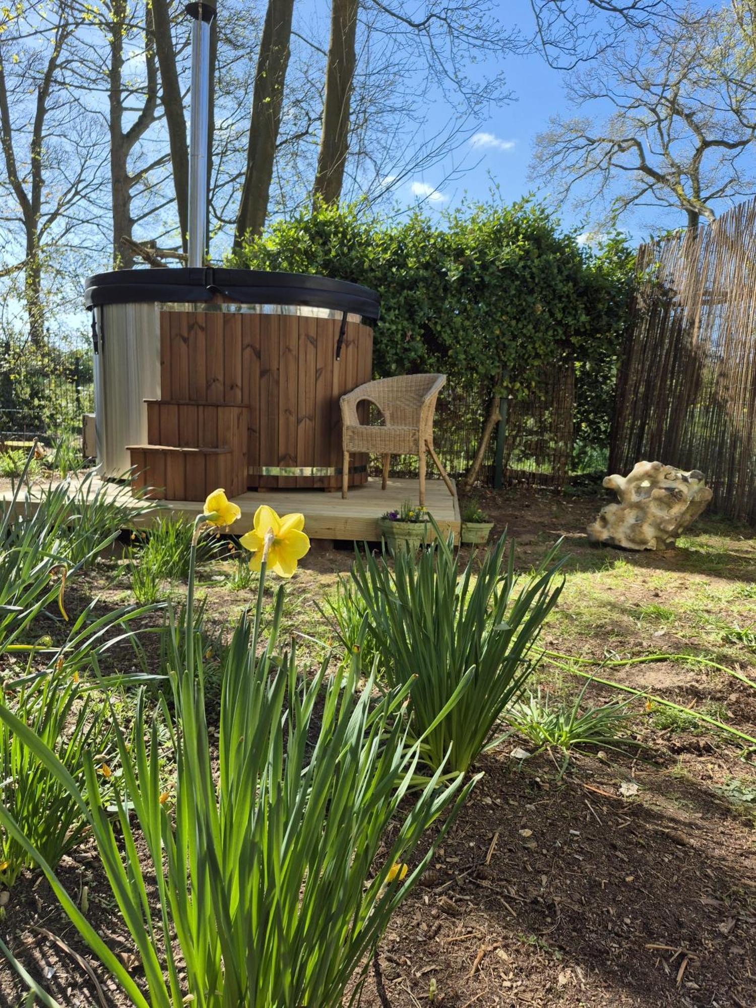 Gingerbread Cottage Yurts Dereham Eksteriør billede
