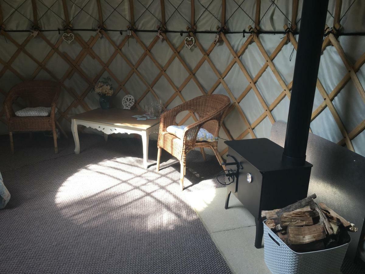 Gingerbread Cottage Yurts Dereham Eksteriør billede